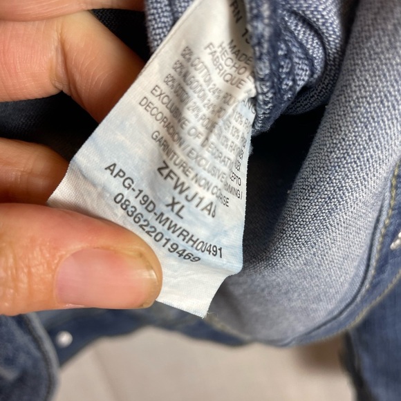 Wrangler Denim Jacket with pockets Size XL - Picture 6 of 8